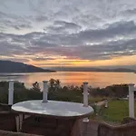 빌라 House With Panoramic Sea View, Nearby Senja