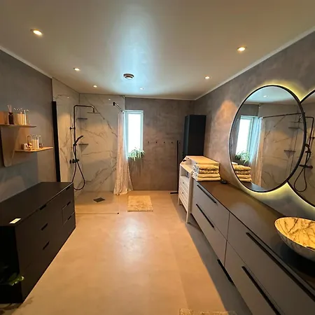 House With Panoramic Sea View, Nearby Senja Villa *