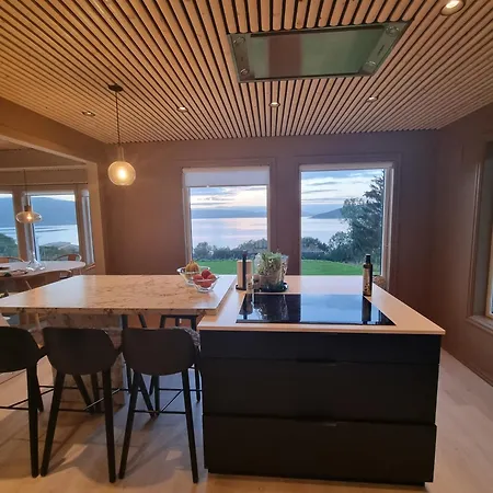 House With Panoramic Sea View, Nearby Senja * Sorstraumen