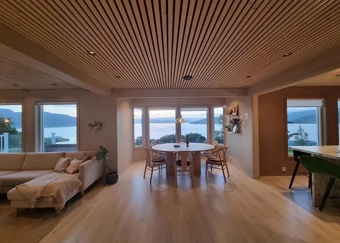 Villa House With Panoramic Sea View, Nearby Senja Sorstraumen