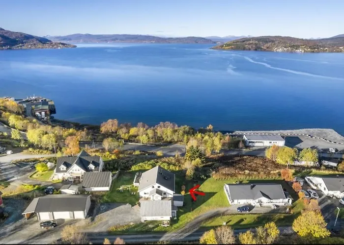 House With Panoramic Sea View, Nearby Senja Sorstraumen